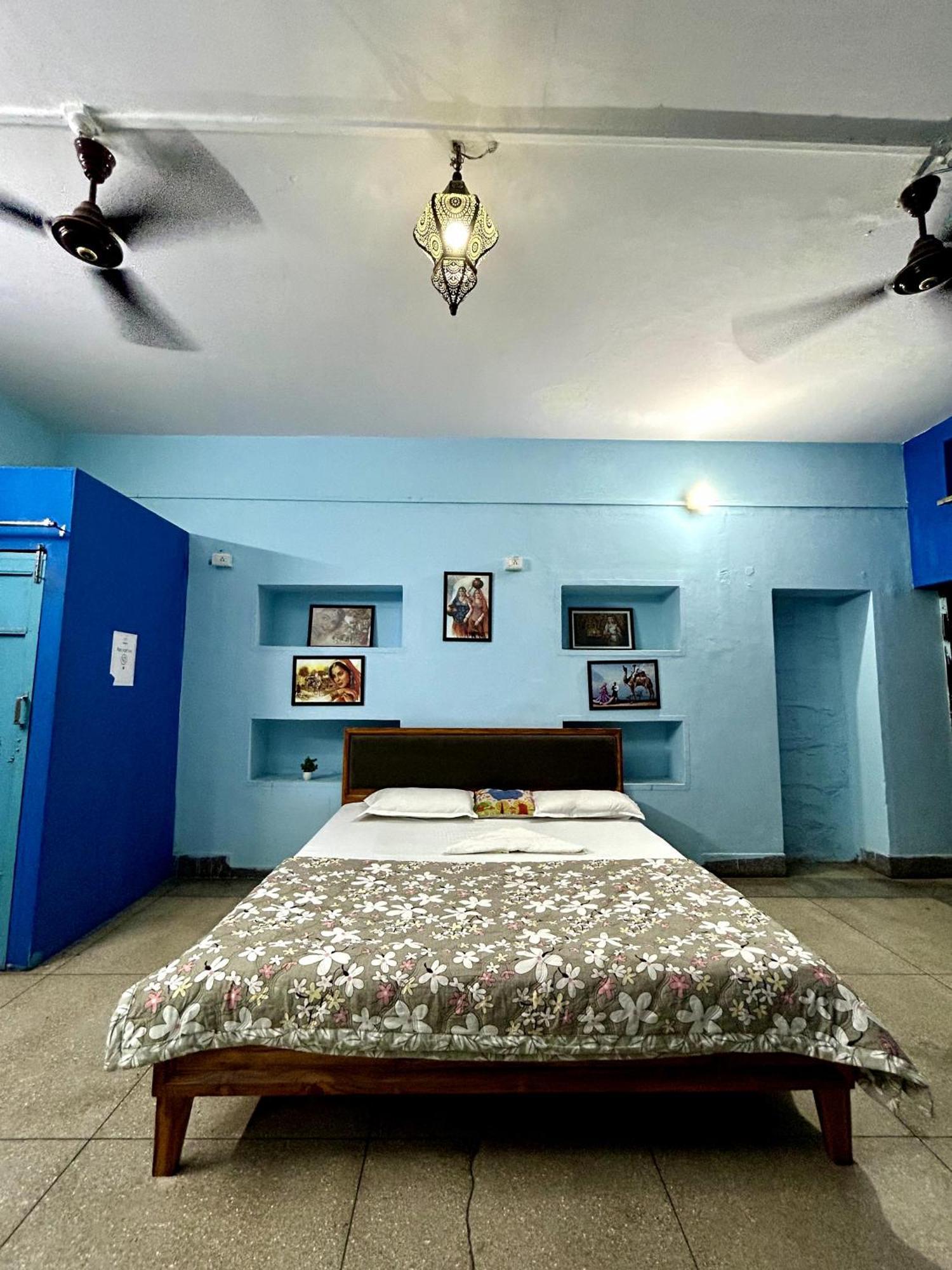 Blue Town Hostel & Cafe Jodhpur  Exteriör bild